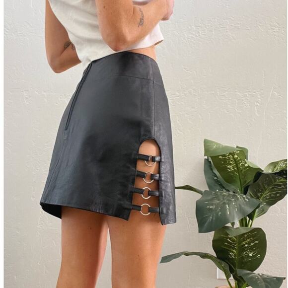 EUC Vintage Wilson's Leather Black Leather Cutout A Line Mini Skirt - Picture 1 of 5